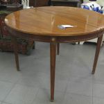 552 2553 DINING TABLE